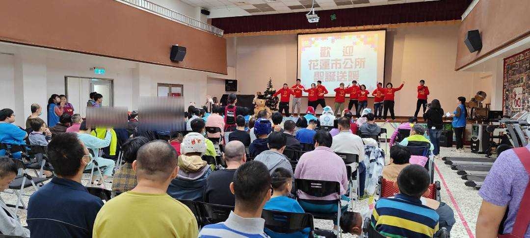 睦福樂團演出