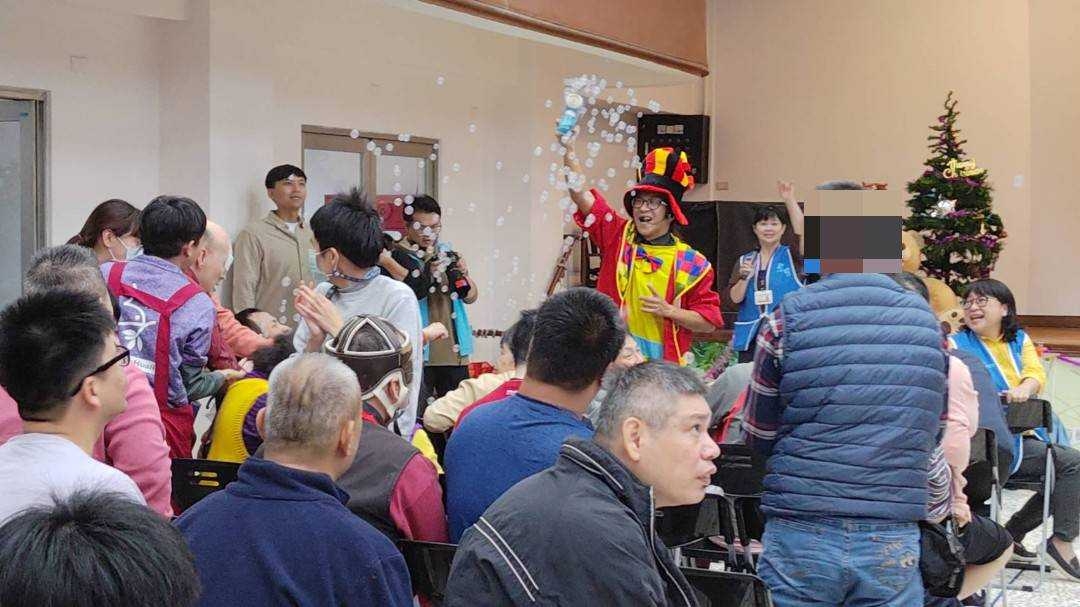 魔術大師雷恩表演