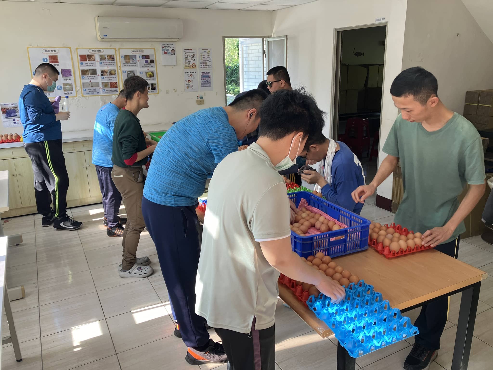 陪伴智青們成長(標題圖檔)