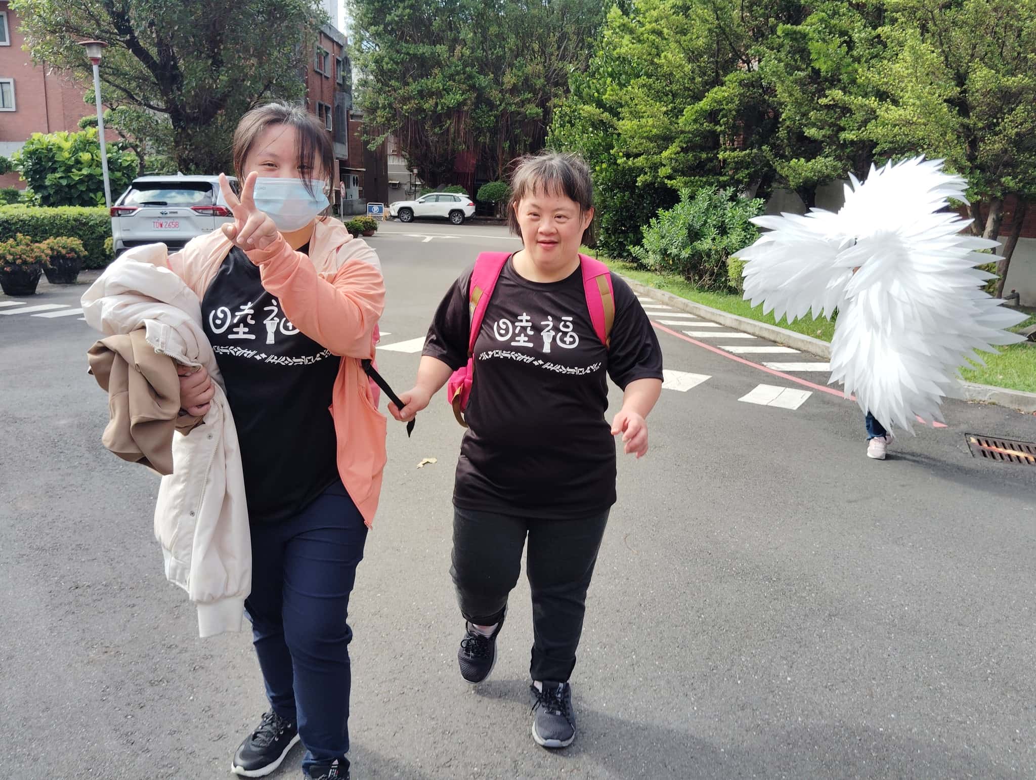 非洲鼓變重，但愛仍輕盈(標題圖檔)