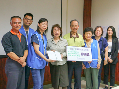 君達集團董事長尹純綢捐贈書籍版稅 支持黎明向陽園綠自然服務(標題圖檔)