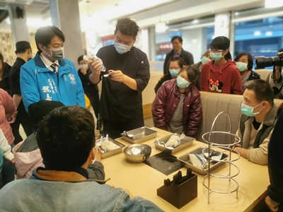 鬼椒麻辣王花蓮旗艦店歲末送暖　招待黎明院生提前圍爐過新年(標題圖檔)