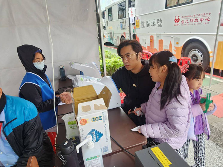 每募得1袋血就捐款黎明750元 信新公益寒冬送暖逾28萬元(標題圖檔)